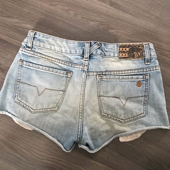 Volcom shorts high waist - Picture 4 of 5